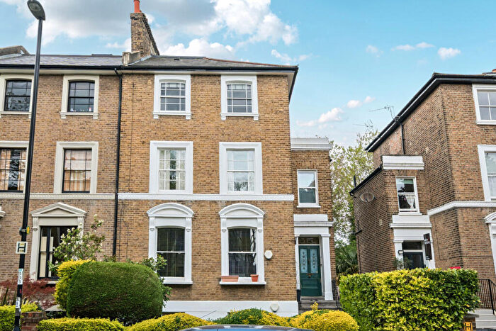 2 Bedroom Flat For Sale In Manor Avenue, Brockley, London, SE4