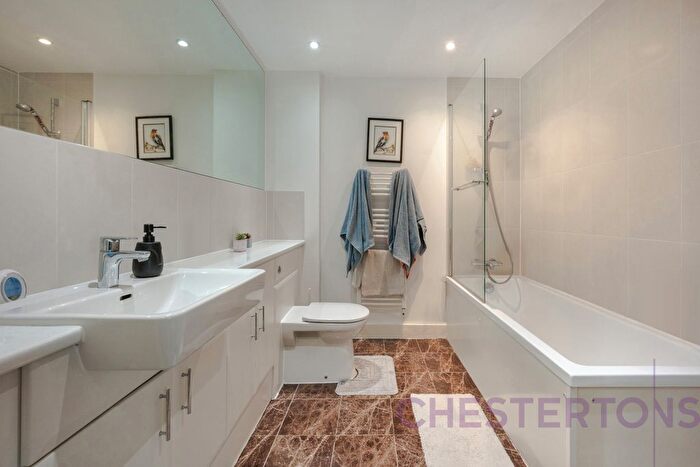 2 Bedroom Flat To Rent In Drift Court, Basin Approach, E16
