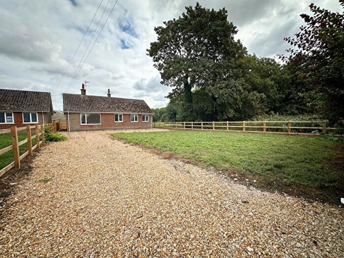 3 Bedroom Detached Bungalow For Sale In Upwell Road, March, PE15