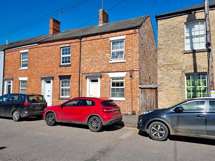 3 Bedroom End Of Terrace House For Sale In Westgate, Sleaford, NG34