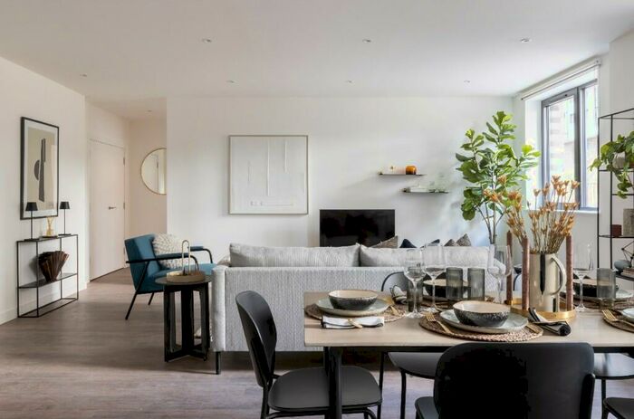 2 Bedroom Apartment To Rent In Vanguard Way, London, E17