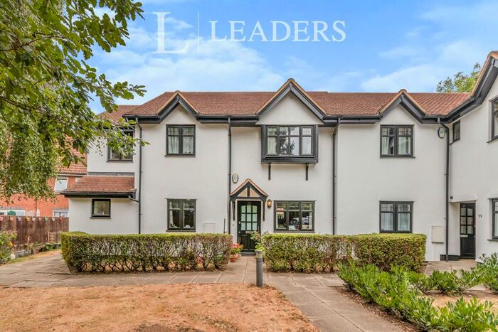 2 Bedroom Flat To Rent In Ivydene Lodge, CR0