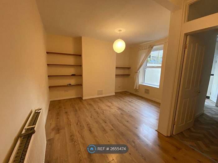 1 Bedroom Flat To Rent In Stevens Crescent, Bristol, BS3