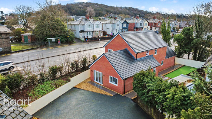 2 Bedroom Apartment For Sale In Westfield Gardens, Newport, NP20