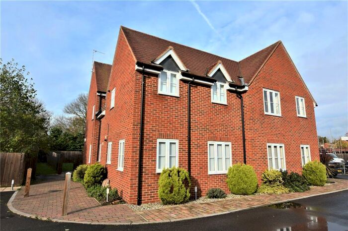 2 Bedroom Apartment To Rent In Bernard Barlow Close, Didcot, OX11