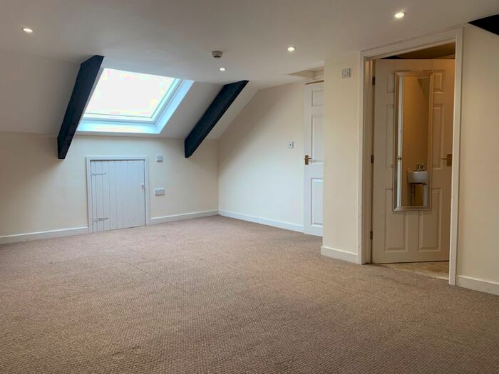 2 Bedroom Flat To Rent In Picton Place, Haverfordwest, SA61