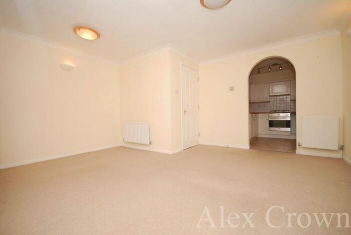 2 Bedroom Apartment To Rent In Waverley Road, Enfield, EN2