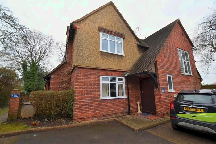 2 Bedroom Flat To Rent In Northcourt Avenue, Reading RG2