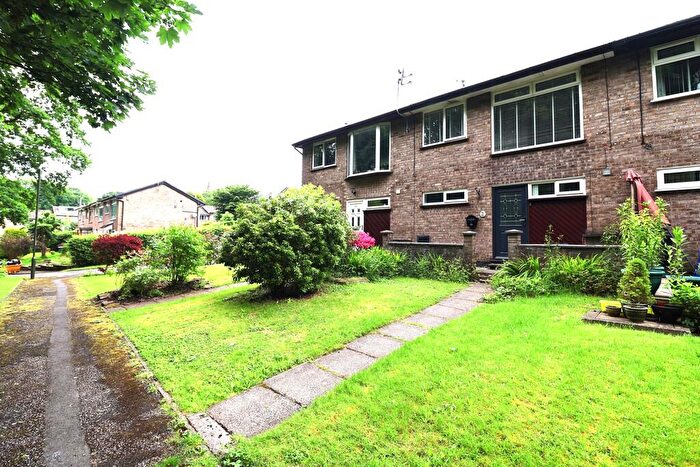 3 Bedroom Terraced House To Rent In Turnlee Drive, Glossop, SK13