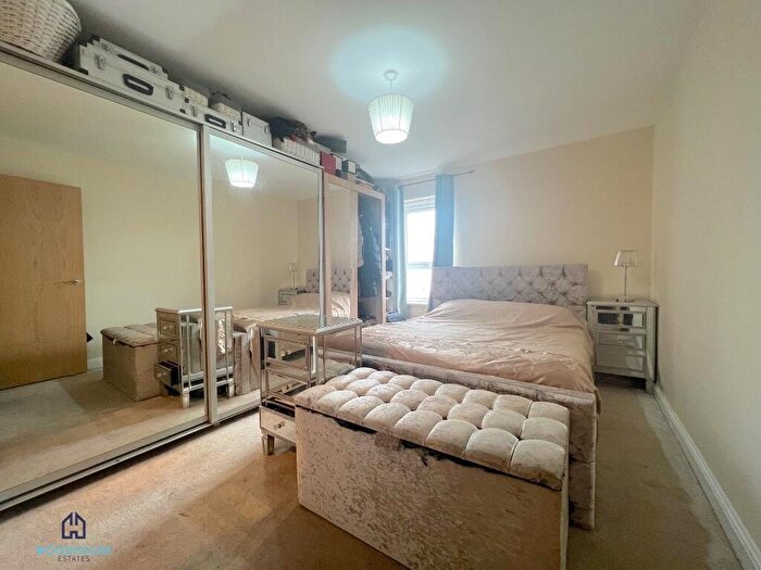 1 Bedroom Flat To Rent In Magdalene Gardens, London, N20