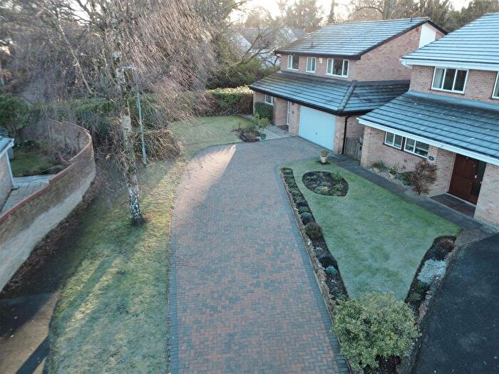 4 Bedroom Detached House For Sale In Kingsland Grange, Newbury, RG14