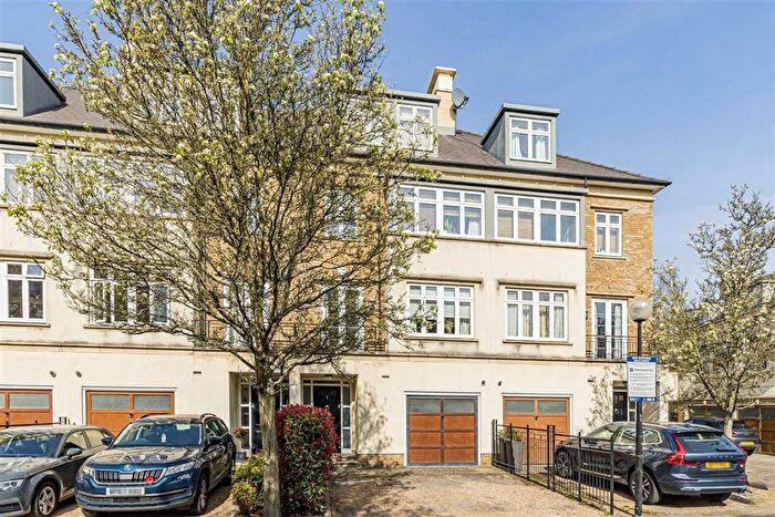 5 Bedroom Property To Rent In Kelsall Mews, Kew, TW9