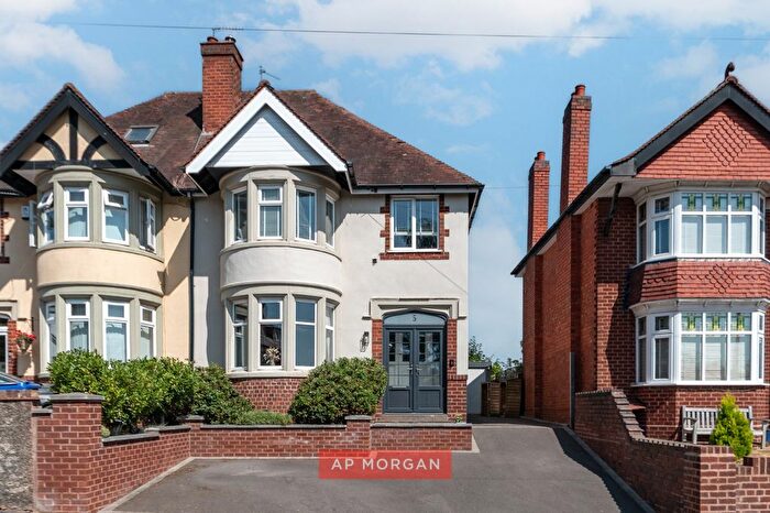 3 Bedroom Semi-Detached House For Sale In Junction Road, Stourbridge, West Midlands, DY8
