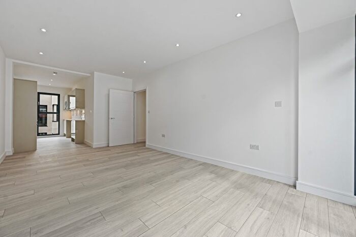 2 Bedroom Flat To Rent In Station Road, Harrow, Greater London, HA1