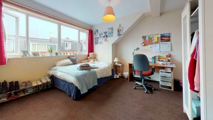 4 Bedroom Terraced House To Rent In Burchett Grove, Woodhouse, Leeds, LS6