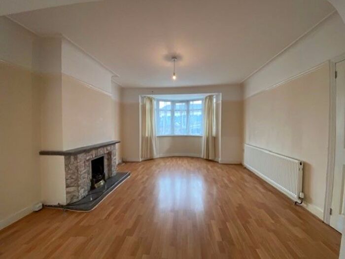 3 Bedroom Semi-Detached House To Rent In Deansbrook Road, Edgware, Greater London, HA8