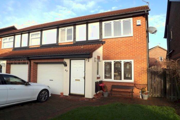 3 Bedroom Semi-Detached House To Rent In Killingworth, Newcastle Upon Tyne, NE12