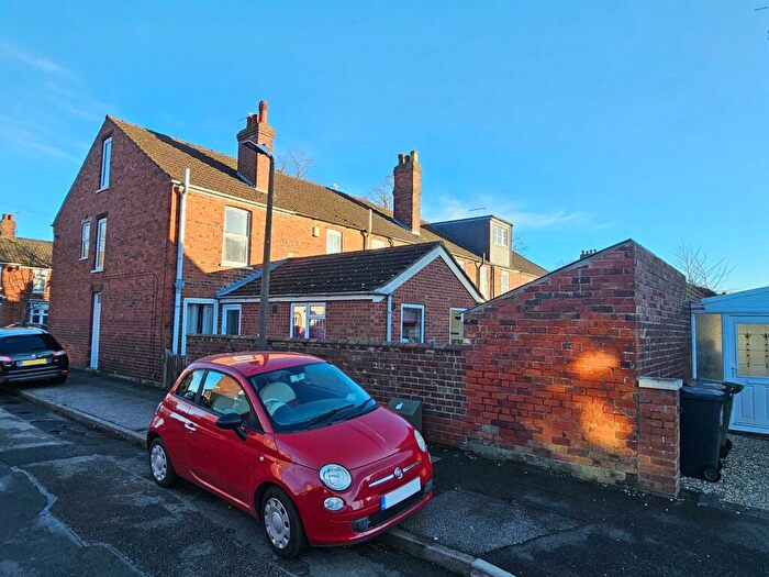3 Bedroom End Of Terrace House For Sale In Burton Road, Lincoln, LN1