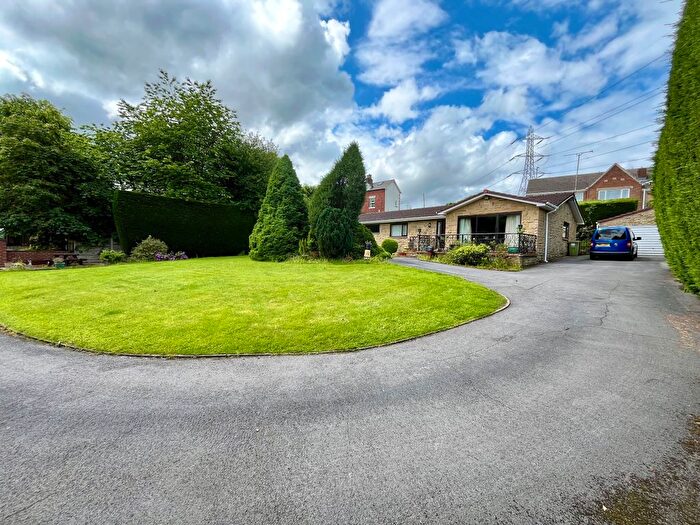 3 Bedroom Bungalow To Rent In Aberford Road, Stanley, Wakefield, West Yorkshire, WF3