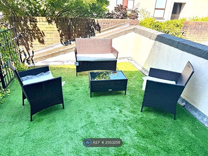 2 Bedroom Flat To Rent In Boundary Road, London, NW8