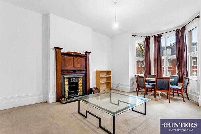 2 Bedroom Flat For Sale In Fortune Green Road, West Hampstead, London, NW6