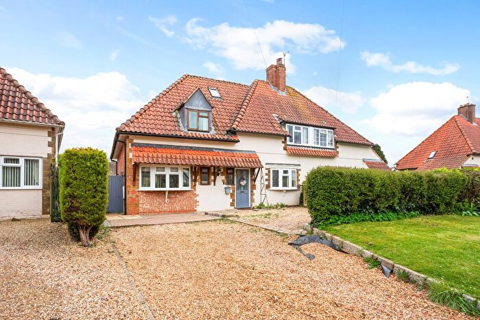 4 Bedroom Semi-Detached House For Sale In The Crescent, Banbury, OX17