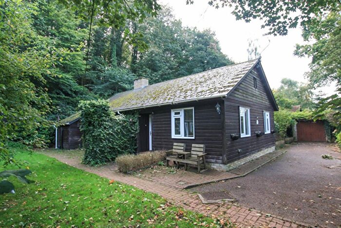 3 Bedroom Property To Rent In White Lion Road, Coltishall, Norwich, NR12