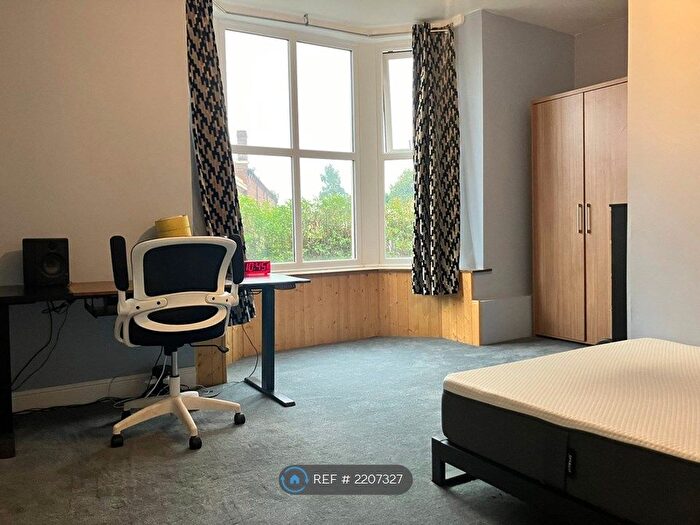 1 Bedroom Flat To Rent In Southfield Terrace, Leeds, LS12