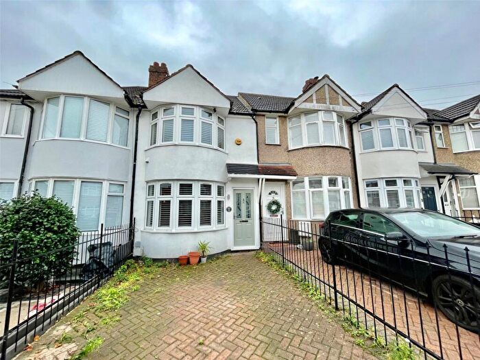2 Bedroom Terraced House For Sale In Lyndon Avenue, Sidcup, Kent, DA15