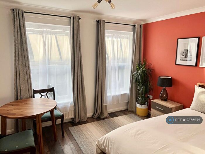 2 Bedroom Flat To Rent In Brooksbys Walk, London, E9