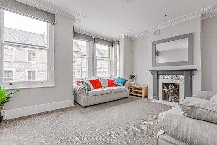 3 Bedroom Flat To Rent In Rectory Grove, Clapham Town, SW4