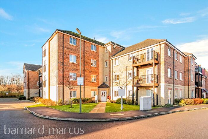 2 Bedroom Flat For Sale In Winter Close, Epsom, KT17