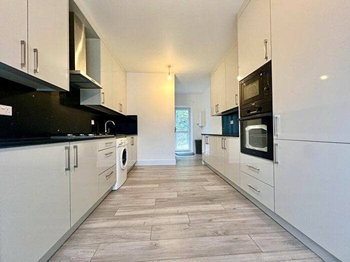 4 Bedroom Semi-Detached House To Rent In Bouverie Road, Harrow, HA1