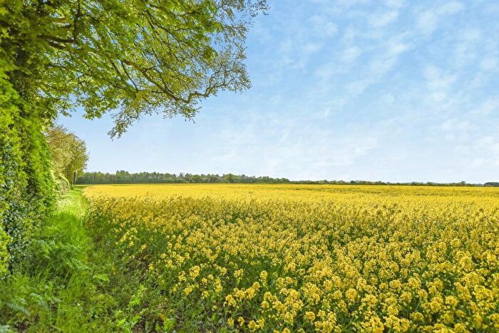 1 Bedroom Apartment For Sale In Weyhill, Andover, SP11