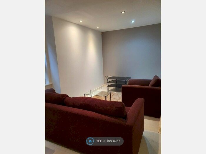 2 Bedroom Flat To Rent In Alpine House, Sheffield, S6