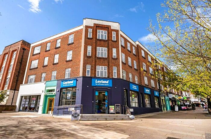 2 Bedroom Flat For Sale In Haverstock Hill, Belsize Park, London, NW3
