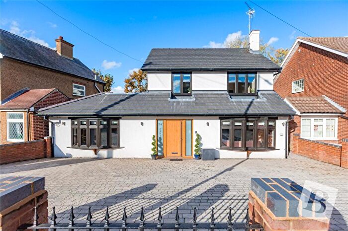 4 Bedroom Detached House For Sale In Woodman Road, Warley, Brentwood, Essex, CM14