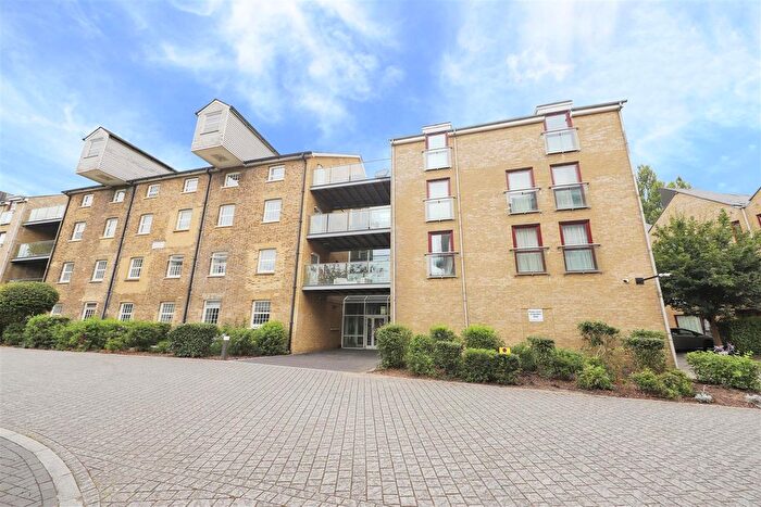 1 Bedroom Flat For Sale In Kings Mill Way, Denham, Buckinghamshire, UB9