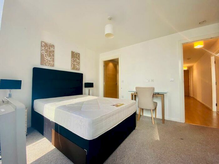 2 Bedroom Apartment To Rent In Mann Island, Liverpool, L3