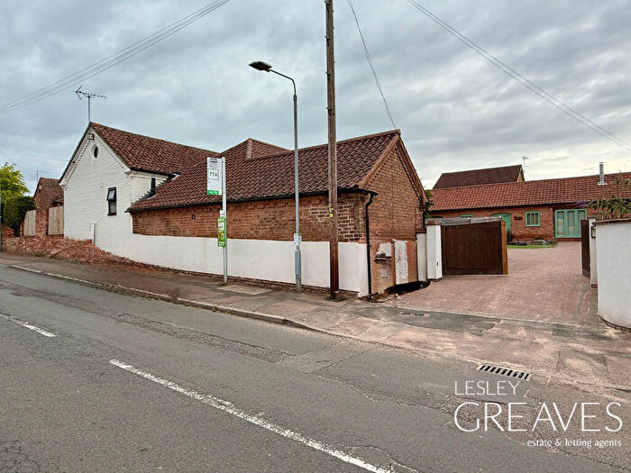 2 Bedroom Barn Conversion To Rent In Willow Lane, Gedling, Nottingham, NG4