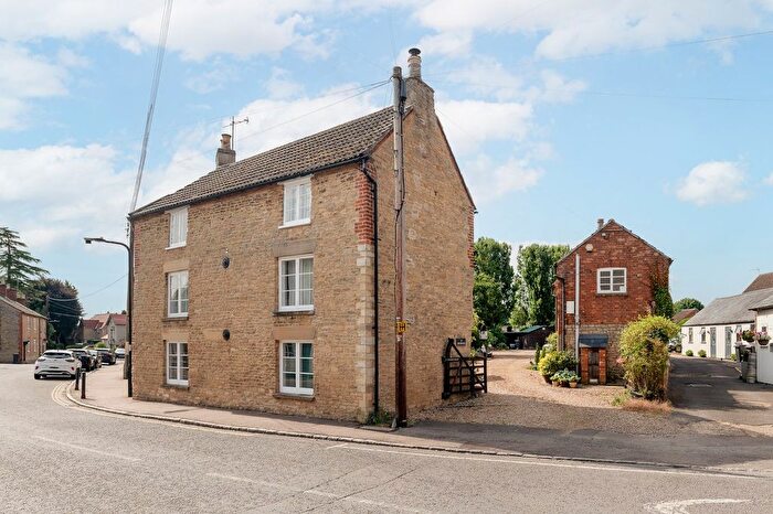 6 Bedroom Detached House For Sale In Amp; High Street, Harrold, Bedfordshire, MK43