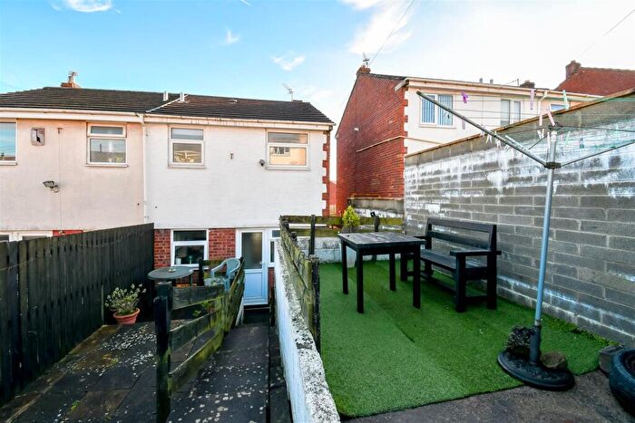 2 Bedroom Semi-Detached House For Sale In Holton Road, Barry, CF63