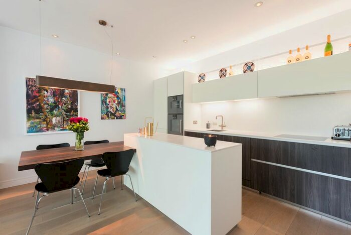 3 Bedroom Flat To Rent In Belsize Park Gardens, London, NW3