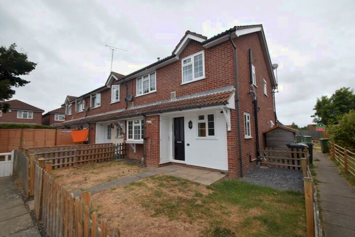 2 Bedroom Mews To Rent In Snowdon Close, Eastbourne, BN23