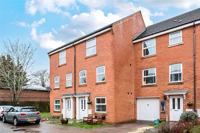 4 Bedroom End Terrace House For Sale In Enders Close, Enfield, EN2