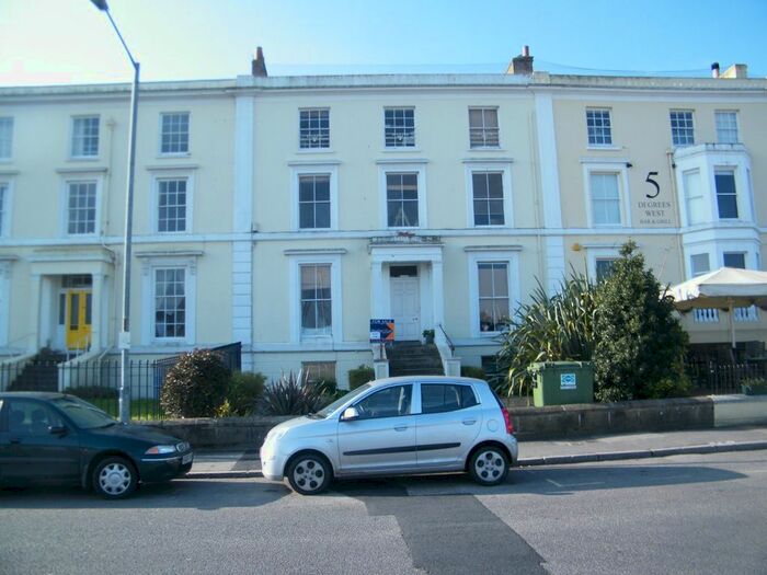 1 Bedroom Studio To Rent In Grove Place, Falmouth, TR11