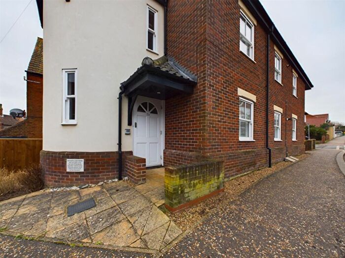 2 Bedroom Apartment For Sale In Canada Road, Cromer, NR27