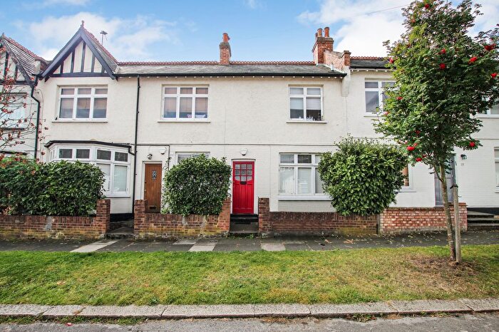 2 Bedroom Maisonette To Rent In Lytton Avenue, London, N13