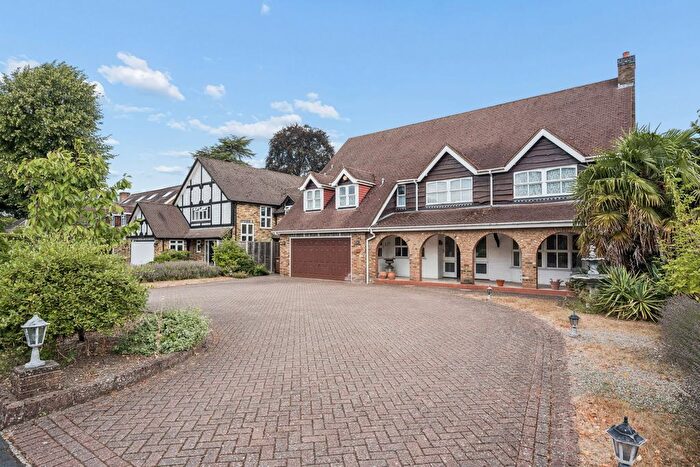 5 Bedroom Detached House For Sale In Lime Tree Walk, Rickmansworth, Herts, WD3