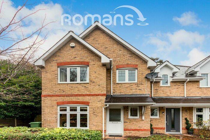 3 Bedroom Semi-Detached House To Rent In Badgers Copse, Frimley, GU15